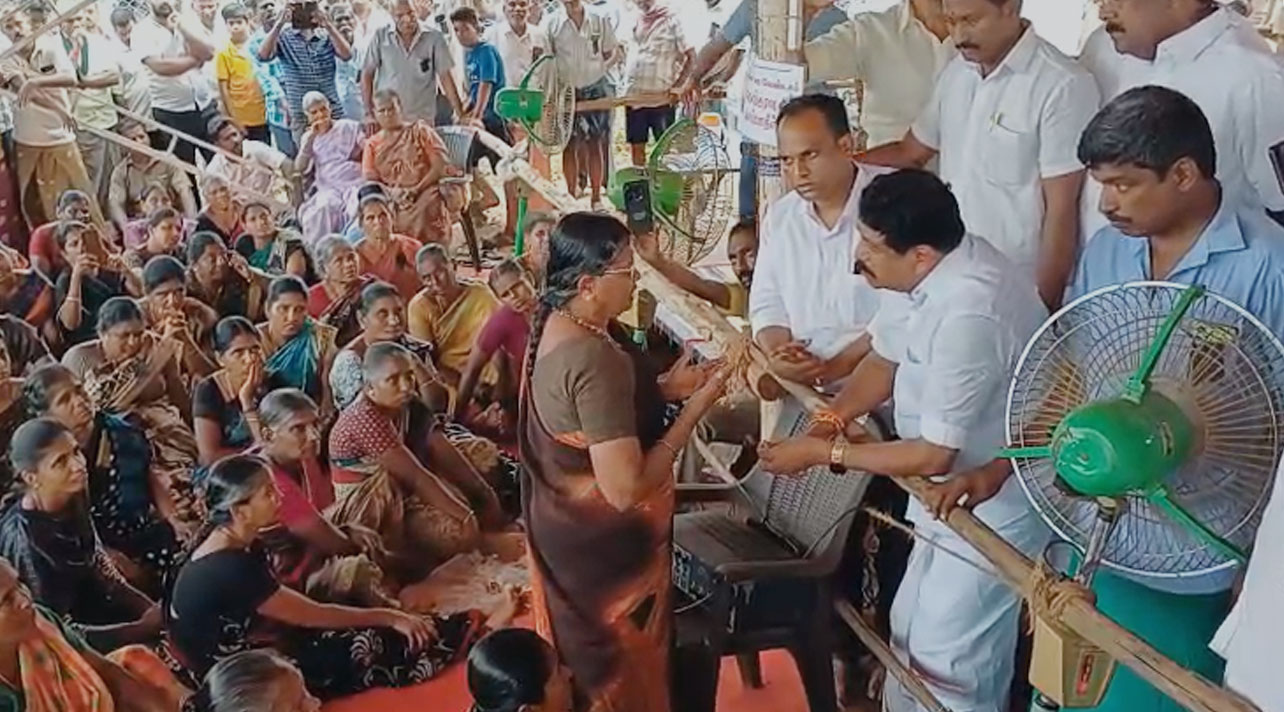  நயினார் நாகேந்திரனை முற்றுகையிட்ட பெண்கள்...பாஜக நிர்வாகிகள் அதிர்ச்சி 