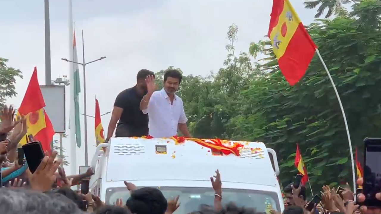  தவெக பூத் கமிட்டி மாநாட்டில் விஜய்...தொண்டர்கள் உற்சாக வரவேற்பு 