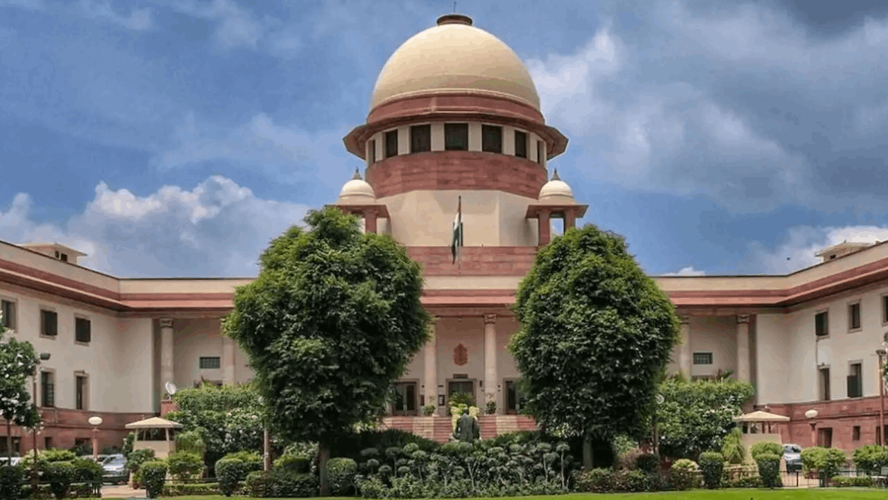 பெகாசஸ் வழக்கு: சேதவிரோதிகள் செல்போனை ஒட்டுகேட்பதில் தவறில்லை - உச்சநீதிமன்றம்