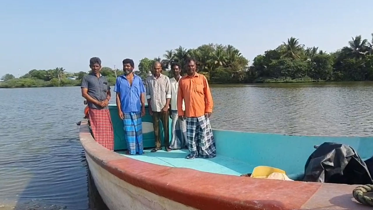  நடுக்கடலில் இலங்கை கடற்படை அத்துமீறல்...வலைகளை அறுத்தெரிந்ததால் மீனவர்கள் வேதனை
