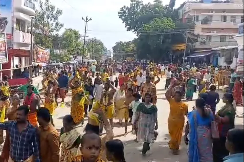 வைகாசி விசாகம்: திருப்பரங்குன்றத்தில் குவிந்த ஆயிரக்கணக்கான பக்தர்கள்
