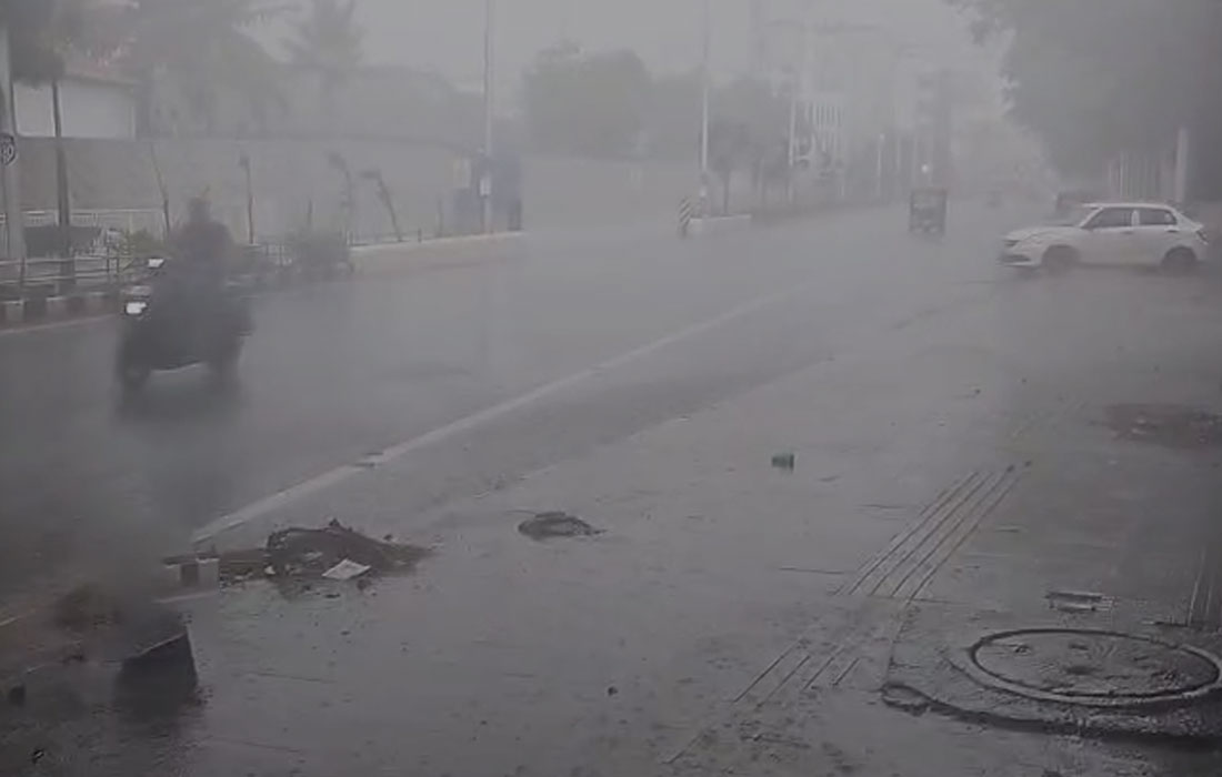  சென்னையில் சூறைக்காற்றுடன் பரவலாக மழை.!