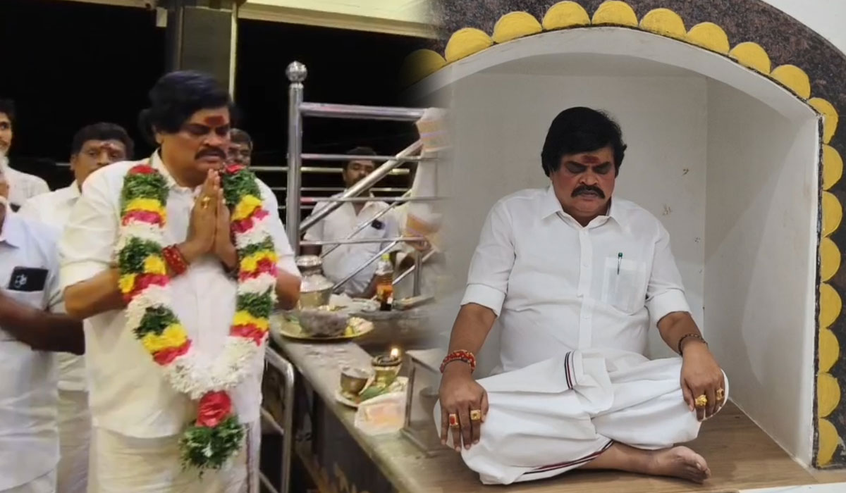 இபிஎஸ்காக நள்ளிரவில் தியானம் – சிறப்பு பூஜை செய்த முன்னாள் அமைச்சர் 