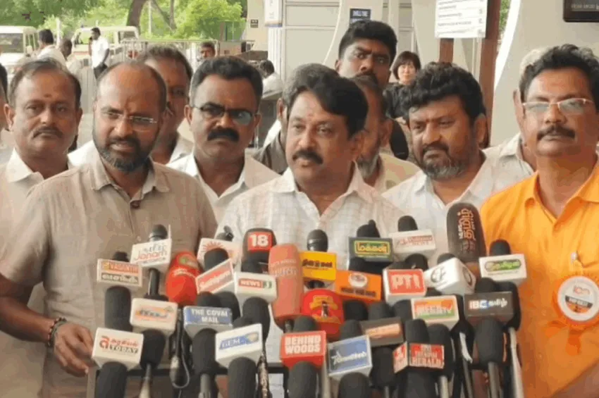 முருக பக்தர்கள் மாநாட்டில் பெரியார், அண்ணா புகைப்படங்கள் குறித்த சர்ச்சை.. நயினார் நாகேந்திரன் விளக்கம்!