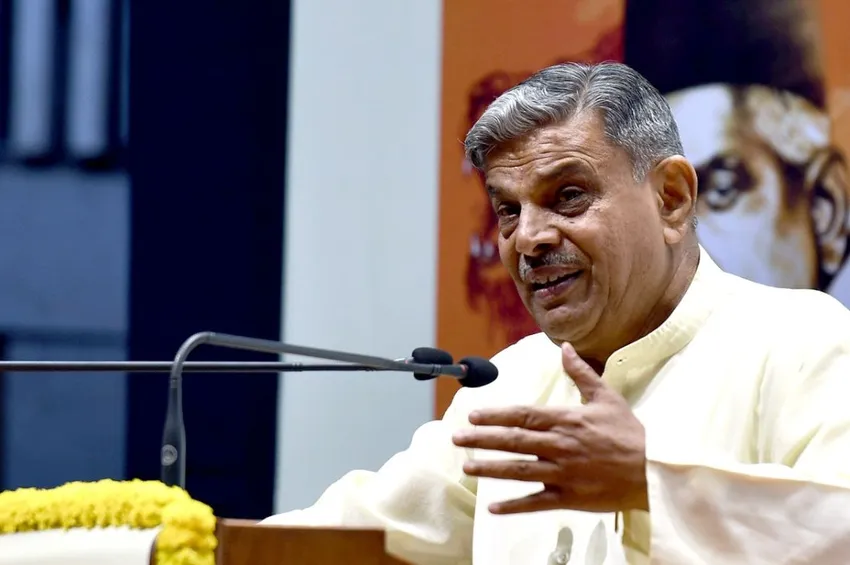 'சோசலிஸ்ட்' & 'மதச்சார்பற்ற' வார்த்தைகள் நீக்குவது குறித்து பரிசீலிக்க வேண்டும்.. தத்தாத்ரேய ஹோசபலே