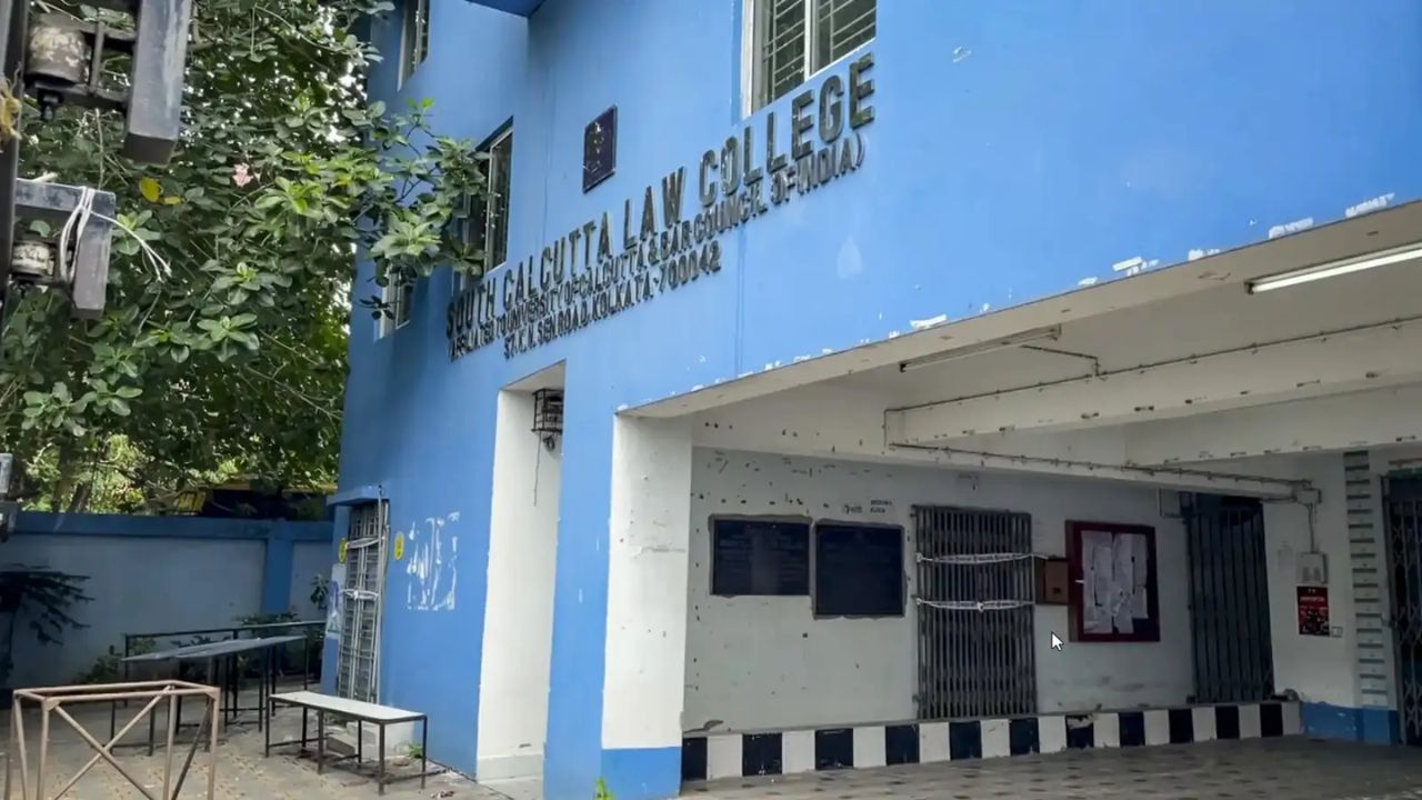 கொல்கத்தாவில் கல்லூரி மாணவிக்கு கூட்டு பாலியல் வன்கொடுமை..!