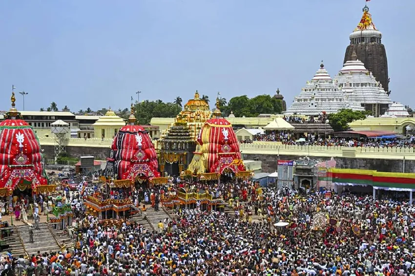  ஒடிசா பூரி ஜெகநாதர் கோவில் ரத யாத்திரை: நெரிசலில் 3 பேர் பலி-50 பேர் படுகாயம்