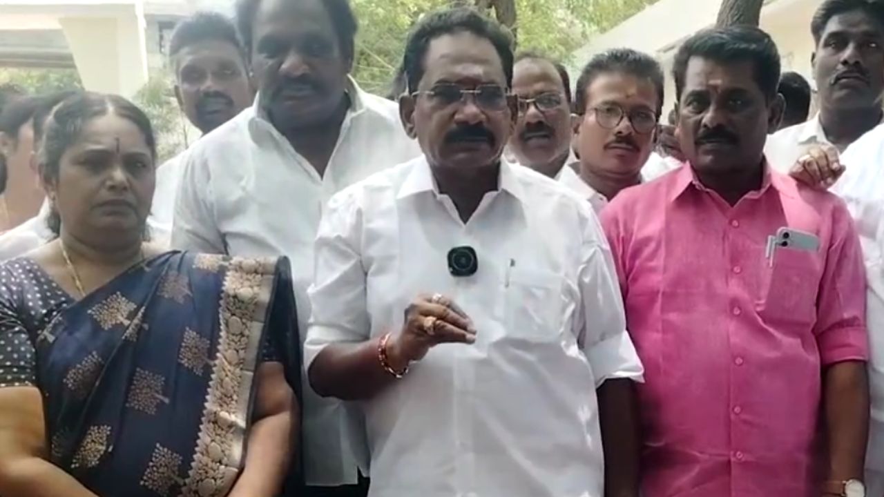 என்னை அப்புறம் ஓட்டுங்க.. ஊழலை கவனிங்க: செல்லூர் ராஜு
