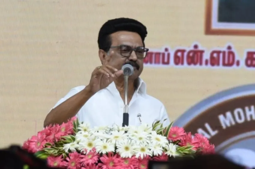 கோட்சே வழியில் போகாதீங்க.. மாணவர்களுக்கு முதல்வர் கொடுத்த அட்வைஸ்..!