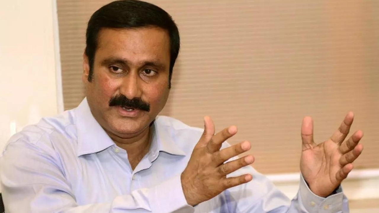 ‘ப’ வடிவில் இருக்கைகள்: கண்ணாடியை திருப்பினால் ஆட்டோ எப்படி ஓடும்?  அன்புமணி விமர்சனம்