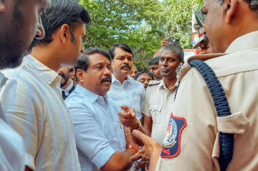 திமுக ஆட்சியில் எல்லாவற்றையும் திருடுவார்கள்…நயினார் நாகேந்திரன் விமர்சனம்