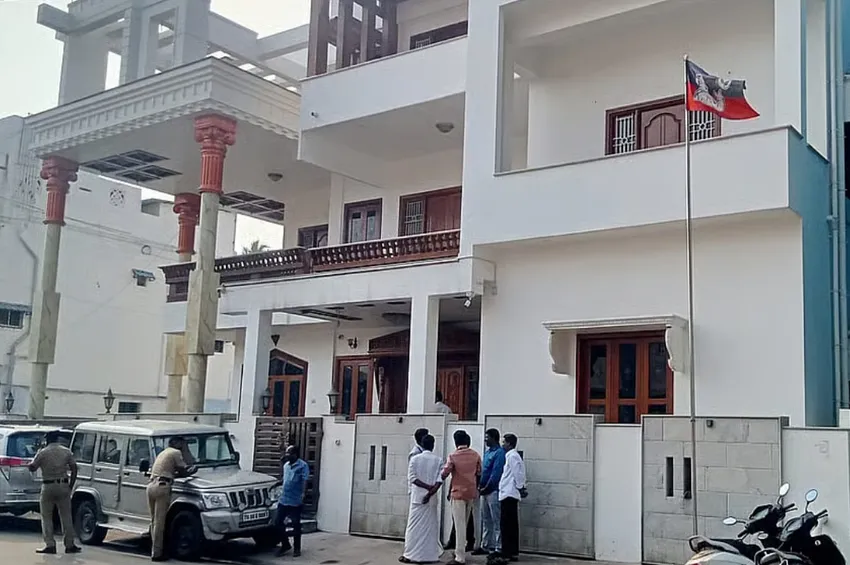 அதிமுக முன்னாள் எம்.எல்.ஏ வீட்டில் லஞ்ச ஒழிப்புத்துறை சோதனை