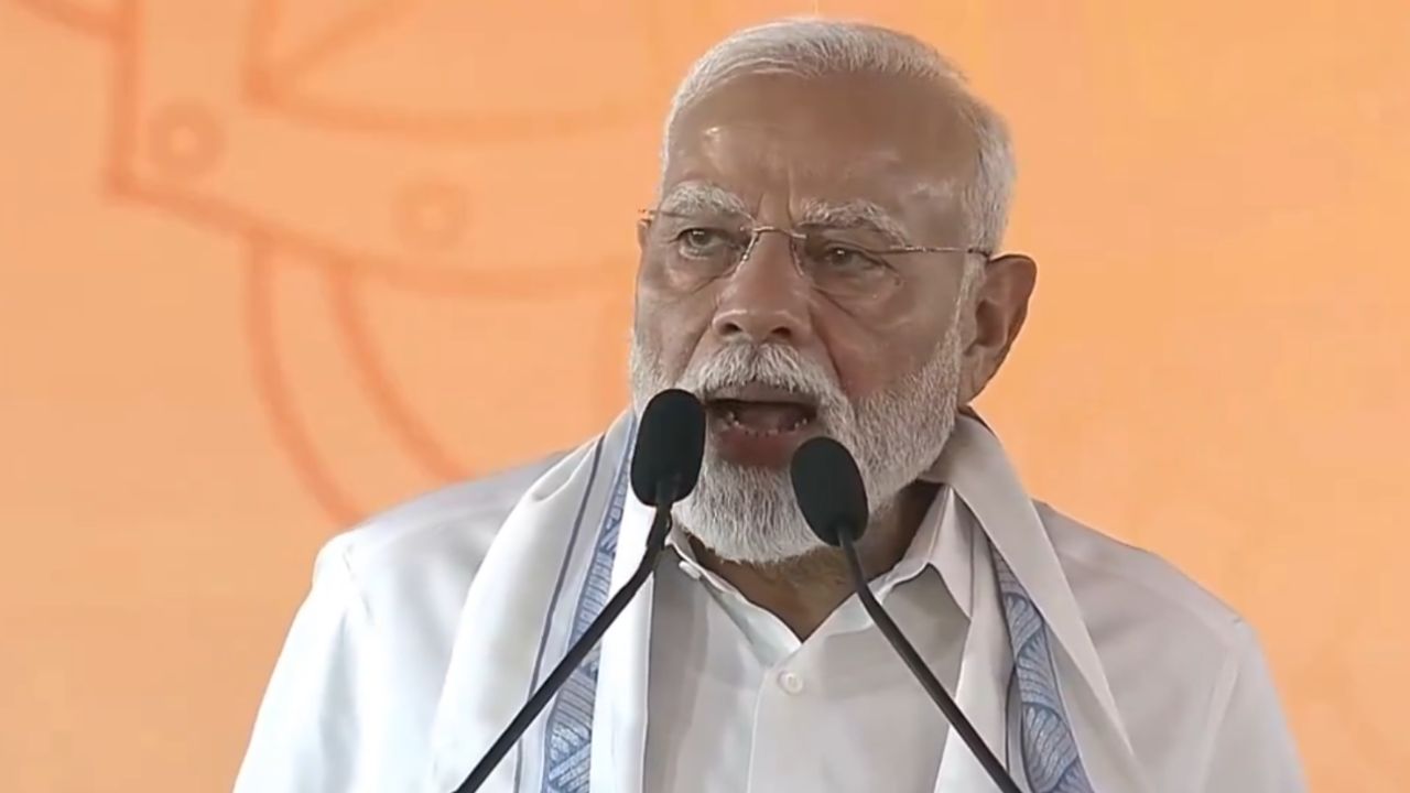 தமிழ்நாட்டின் வளர்ச்சியே எங்களது முன்னுரிமை- பிரதமர் மோடி பேச்சு