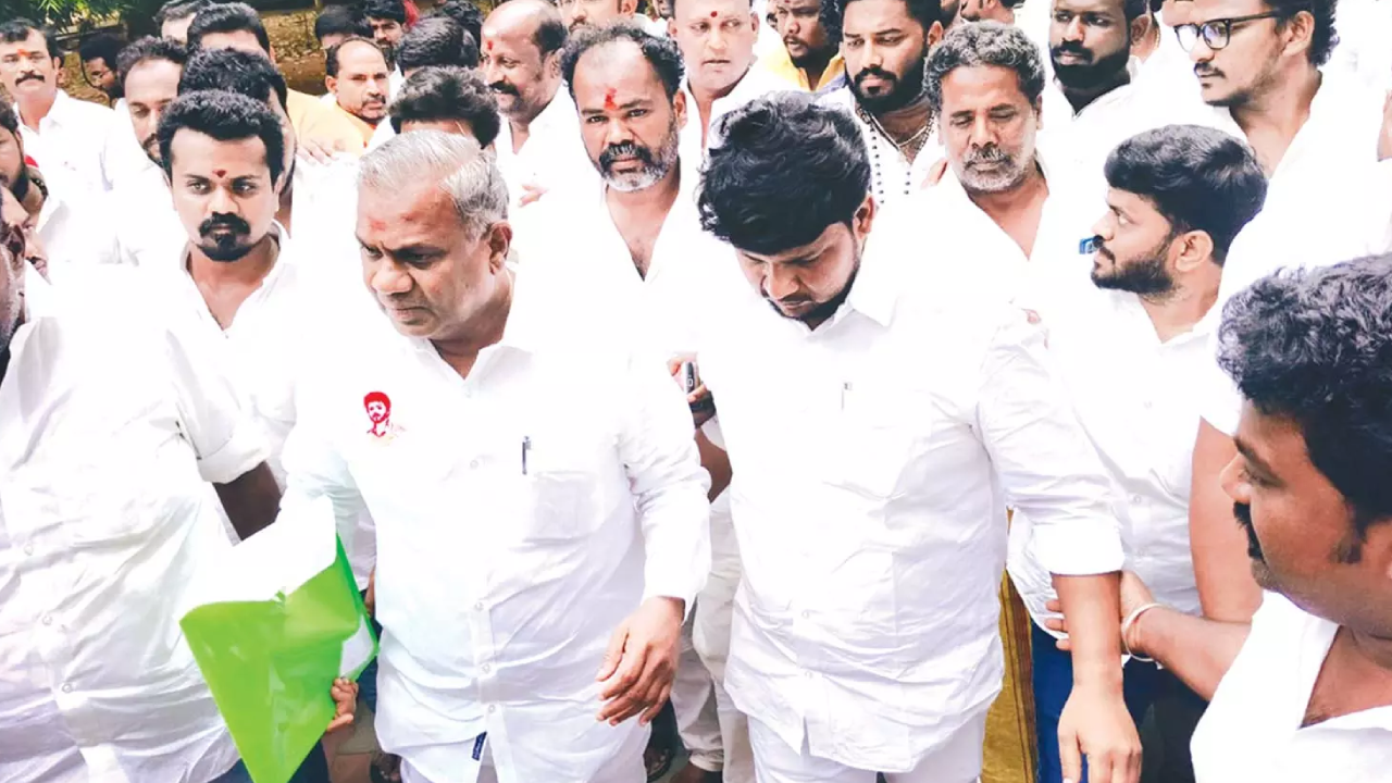 மதுரை தவெக மாநாட்டு பணிகள் மும்முரம் - பணிகளை துரிதப்படுத்தும் ஆனந்த்