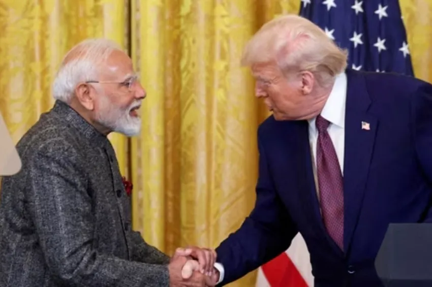 இந்திய பொருட்களுக்கு 25% வரி விதிப்பு.. டிரம்ப் அதிரடி அறிவிப்பு!