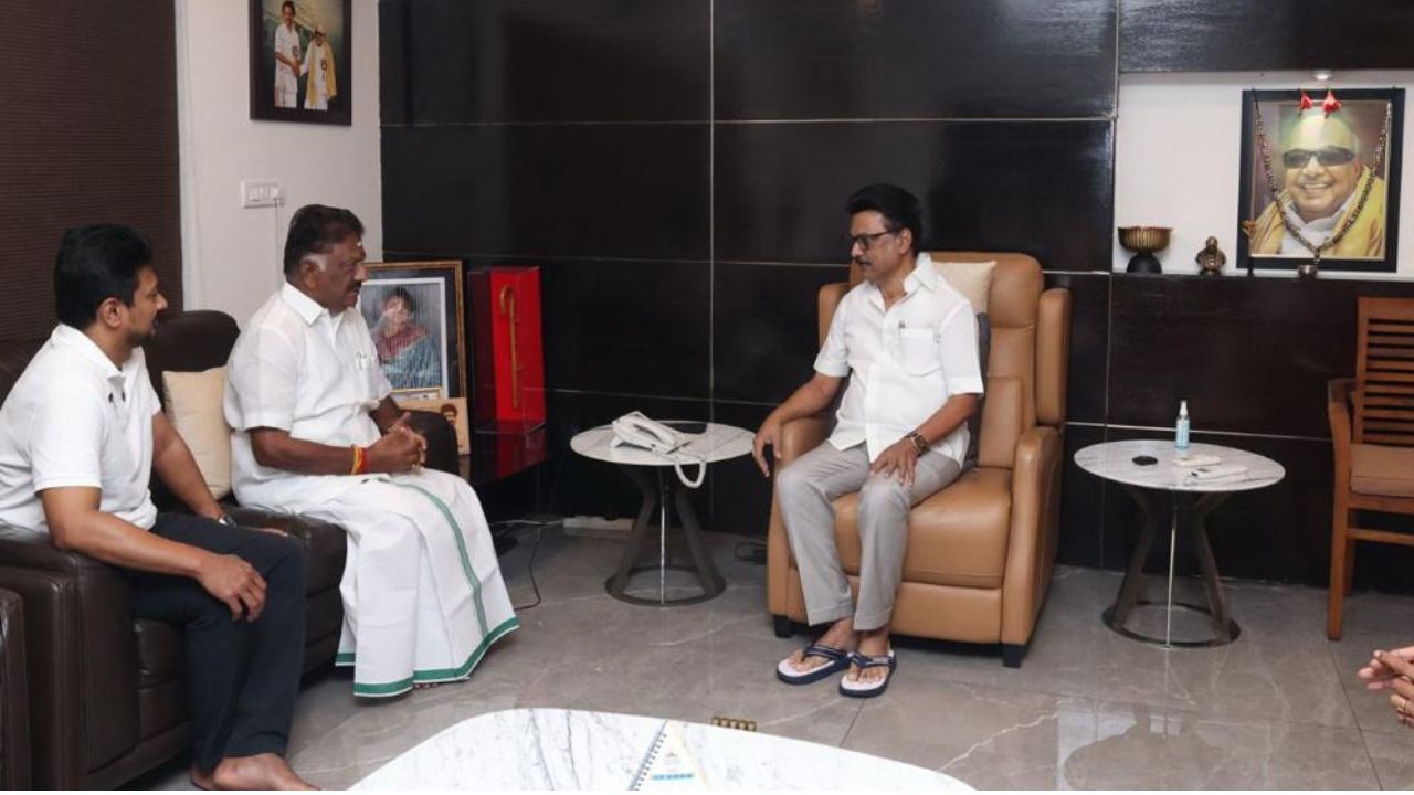 அரசியல் நிமித்தமாக முதல்வரை சந்திக்கவில்லை- ஓபிஎஸ் பேட்டி
