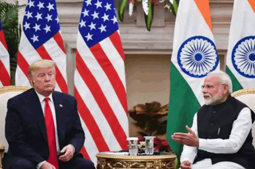 அமெரிக்க அதிபரின் திடீர் மாற்றம்.. இந்தியாவுக்கு விதிக்கப்பட்ட 25% வரி ஒத்திவைப்பு!