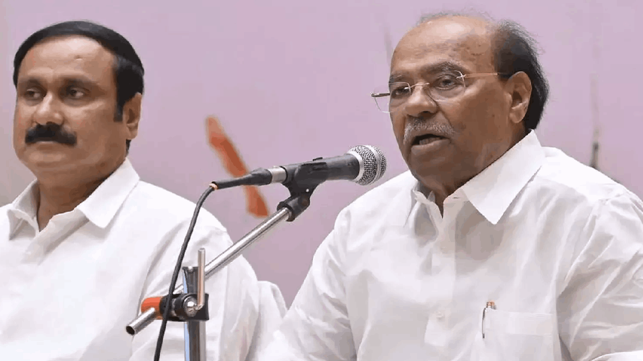 பா.ம.க நிறுவனர் ராமதாஸின் தொலைபேசி ஹேக் செய்யப்பட்டதாகப் புகார்.. காவல்துறையினர் விசாரணை!