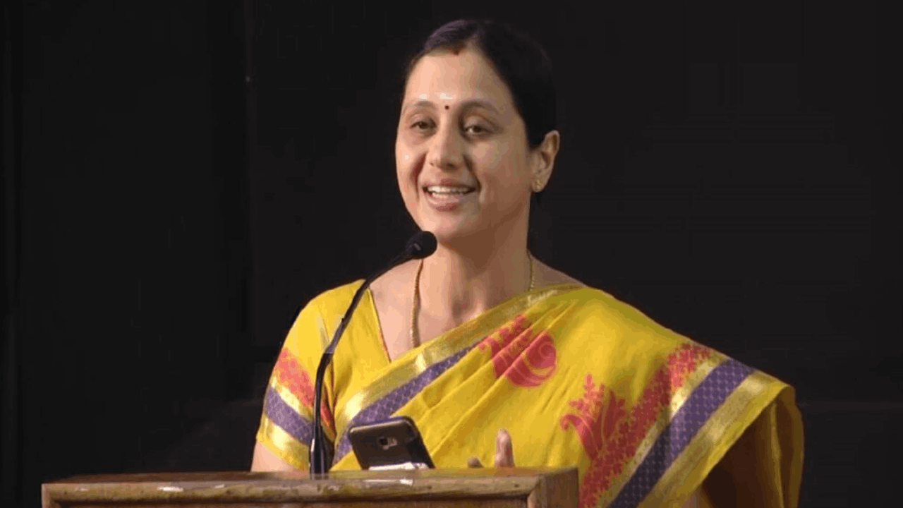 பெண்களுக்கு தேவையான கல்வியை கொடுக்க வேண்டும் – நடிகை தேவயானி 