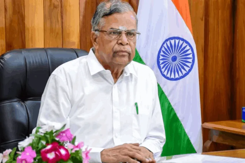 ஆளுநர் இல. கணேசனுக்கு தலையில் காயம்: அப்பல்லோவில் தீவிர சிகிச்சை!
