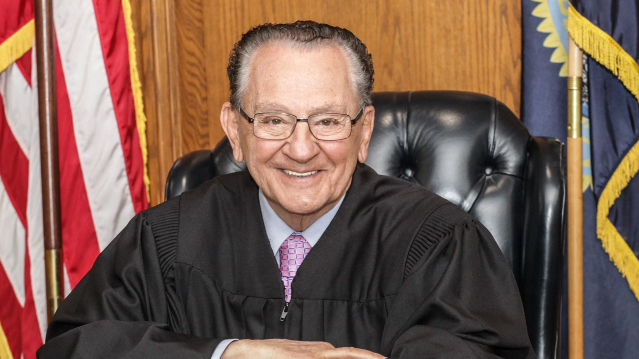  Judge Frank Caprio: ‘உலகின் மிகவும் கனிவான நீதிபதி’ பிராங்க் காப்ரியோ மறைவு…இரக்கமுள்ள தீர்ப்புகள் மூலம் பிரபலமானவர் 