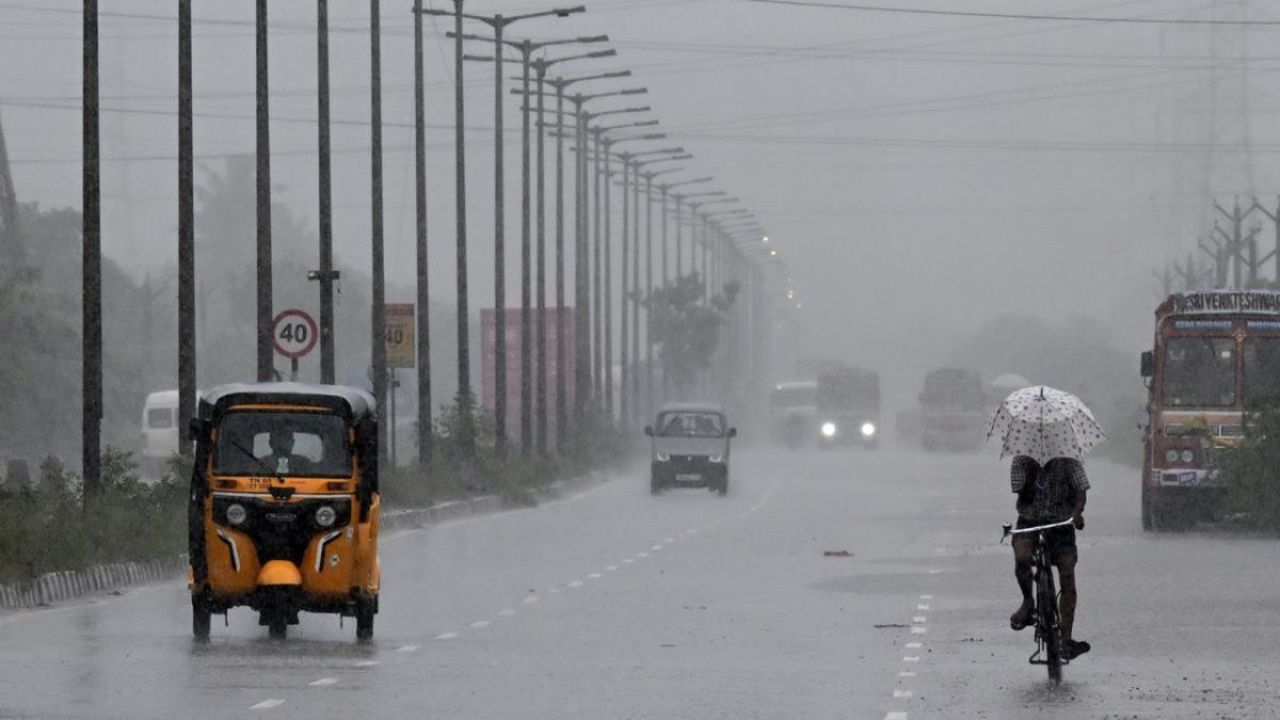 TN Rain Update: தமிழகத்தில் இன்று 8 மாவட்டங்களில் கனமழைக்கு வாய்ப்பு!