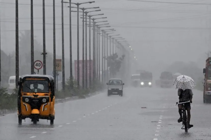 TN Rain Update: தமிழகத்தில் இன்று 8 மாவட்டங்களில் கனமழைக்கு வாய்ப்பு!