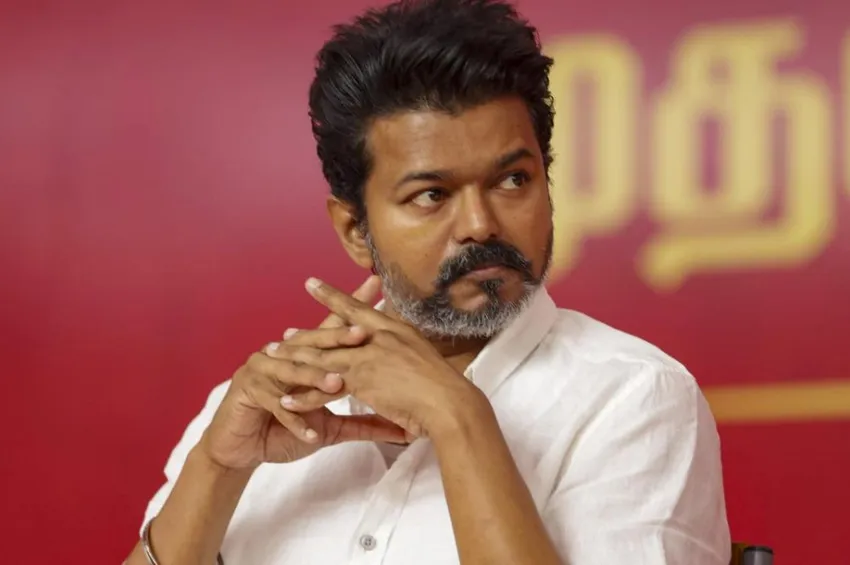 தவெக தொண்டர்கள் உயிரிழப்பு.. மிகுந்த வேதனை அடைந்தேன்- விஜய் இரங்கல்!