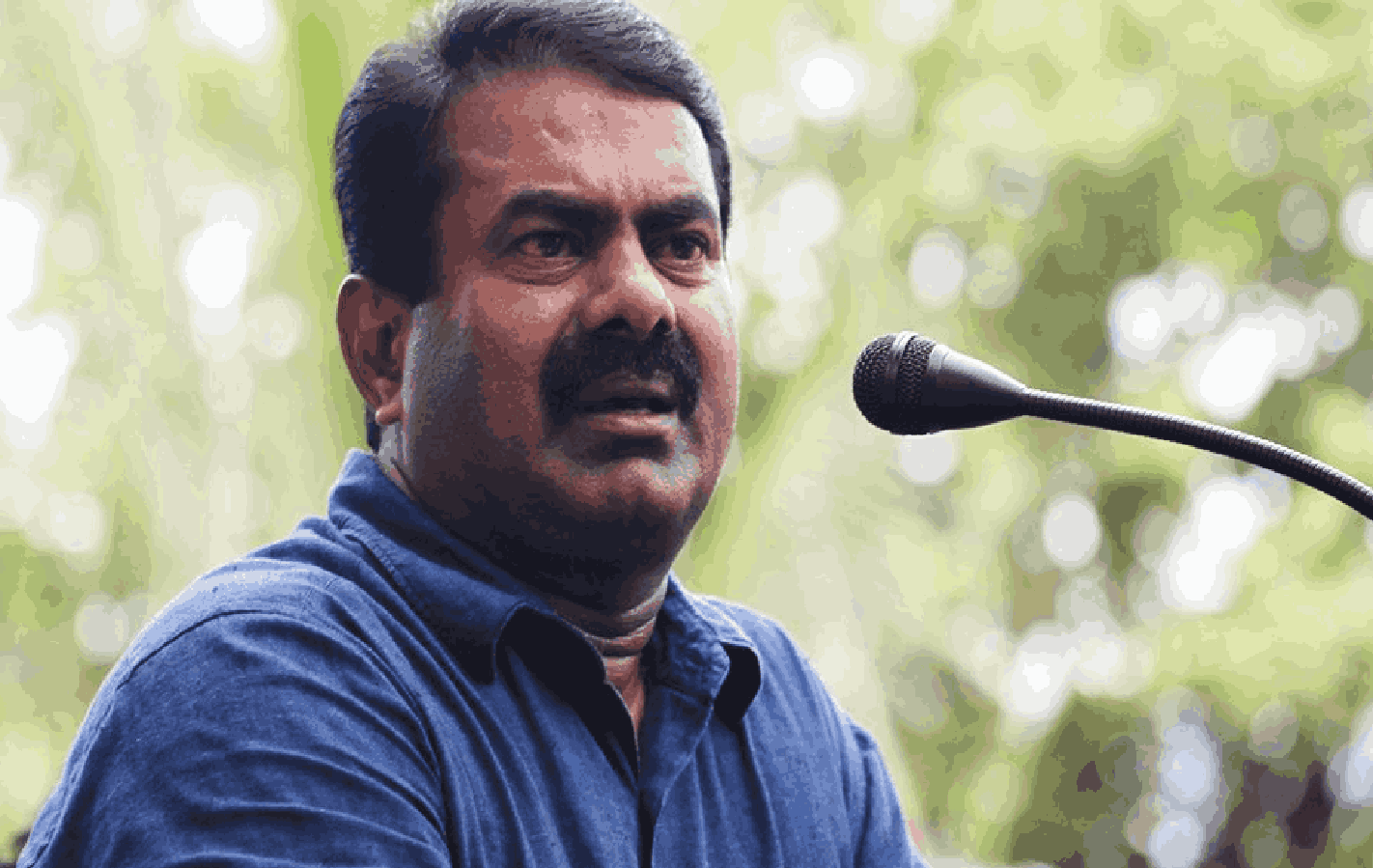 பாம்பு கடித்தால் மருந்து தேவையில்லையெனச் சர்ச்சை பேச்சு.. தவெக பிரமுகர் காவல் நிலையத்தில் புகார்!