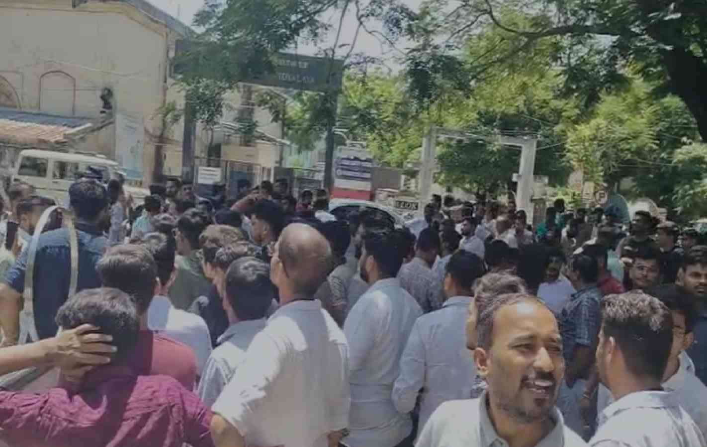 சமூக வலைதளத்தில் அவதூறு: நடவடிக்கை கோரி வடமாநிலத்தவர் ஆர்ப்பாட்டம்!