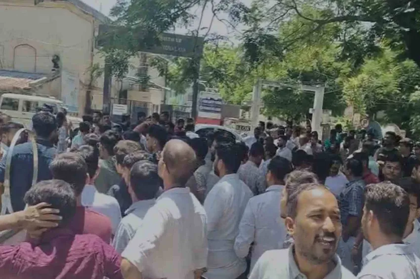 சமூக வலைதளத்தில் அவதூறு: நடவடிக்கை கோரி வடமாநிலத்தவர் ஆர்ப்பாட்டம்!