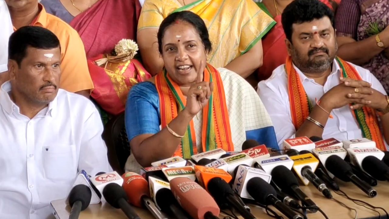 'தமிழ், தமிழர்’ என்று பேசும் திமுக துரோகம் செய்கிறது- வானதி சீனிவாசன் பேட்டி!