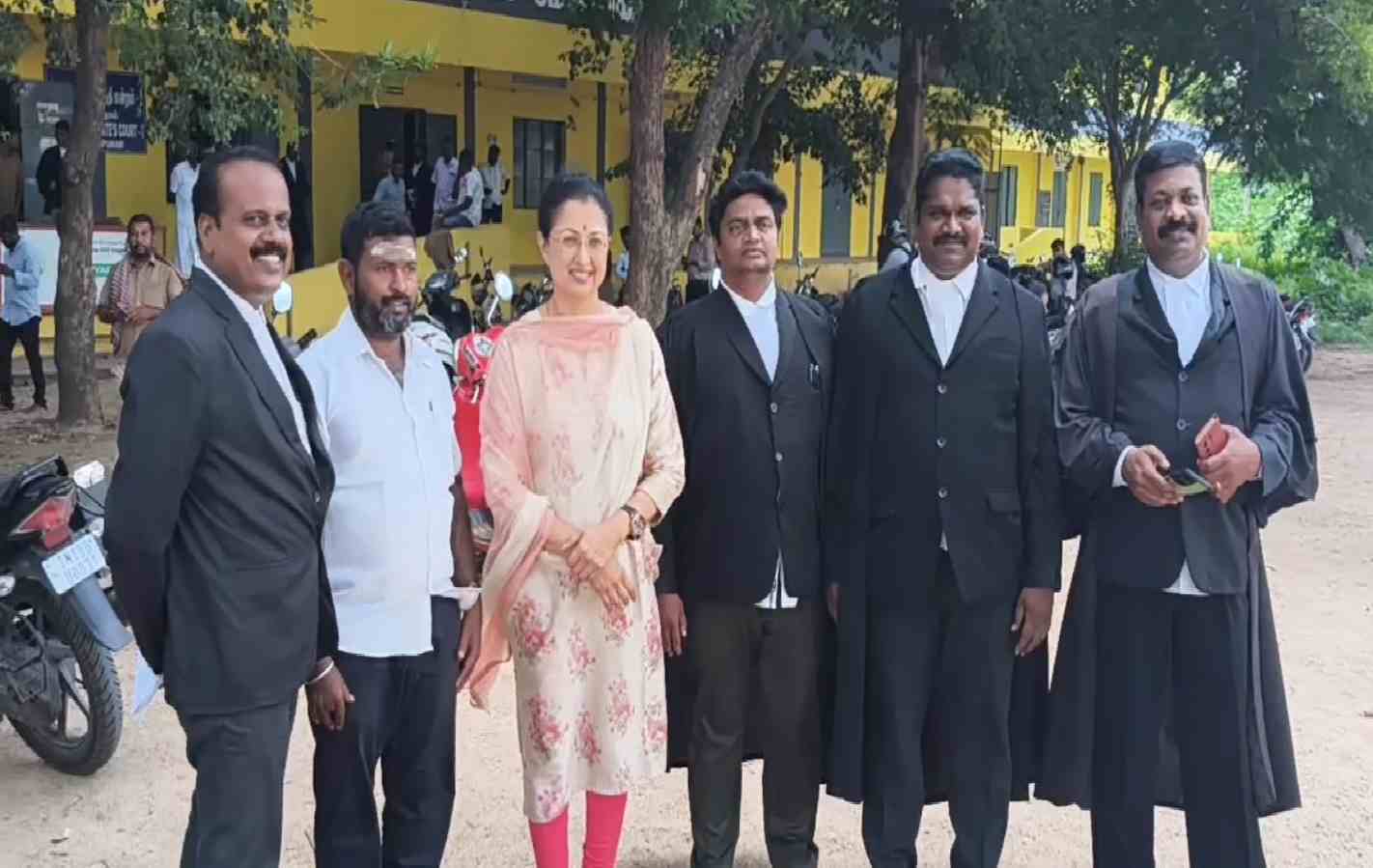 மோசடி வழக்கில் நடிகை கௌதமி காஞ்சிபுரம் நீதிமன்றத்தில் ஆஜர்!