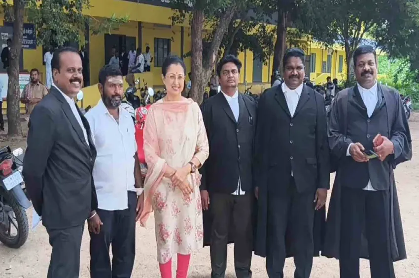செல்போன் திருடர்கள் கைது.. ஆய்வாளர் அறை கண்ணாடியை உடைத்த ரவுடிகள்!