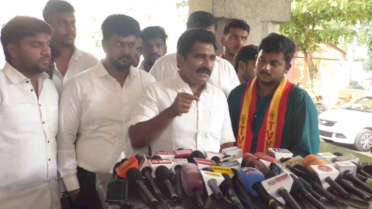 விஜய் பிரச்சாரத்திற்கு அரசு முட்டுக்கட்டை போடுகிறது - நிர்மல்குமார் பரபரப்புப் பேட்டி!