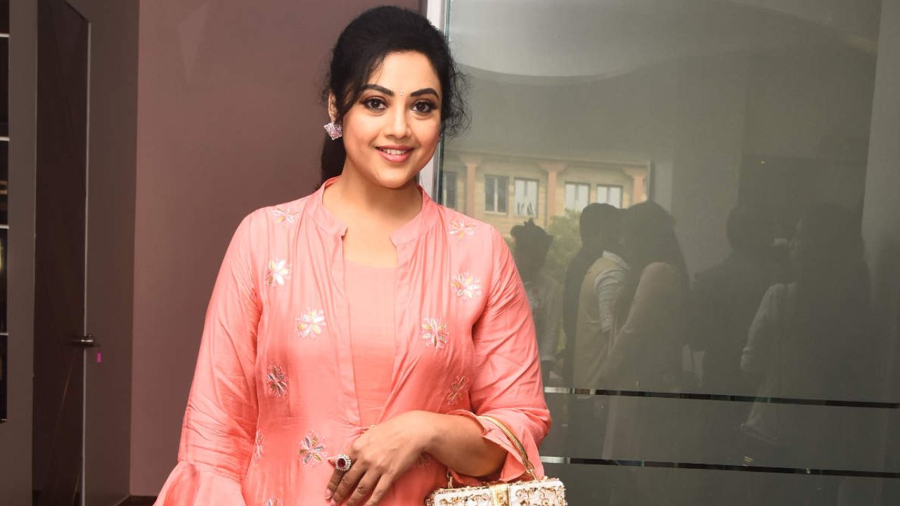 “இரண்டாவது திருமணத்தில் விருப்பமில்லை”: வதந்திகளுக்கு நடிகை மீனா முற்றுப்புள்ளி!