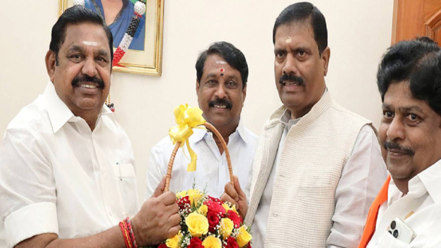 அதிமுக - பாஜக கூட்டணி உறவில் புதிய திருப்பம்! சேலத்தில் எடப்பாடி பழனிசாமி - நயினார் நாகேந்திரன் திடீர் சந்திப்பு! 