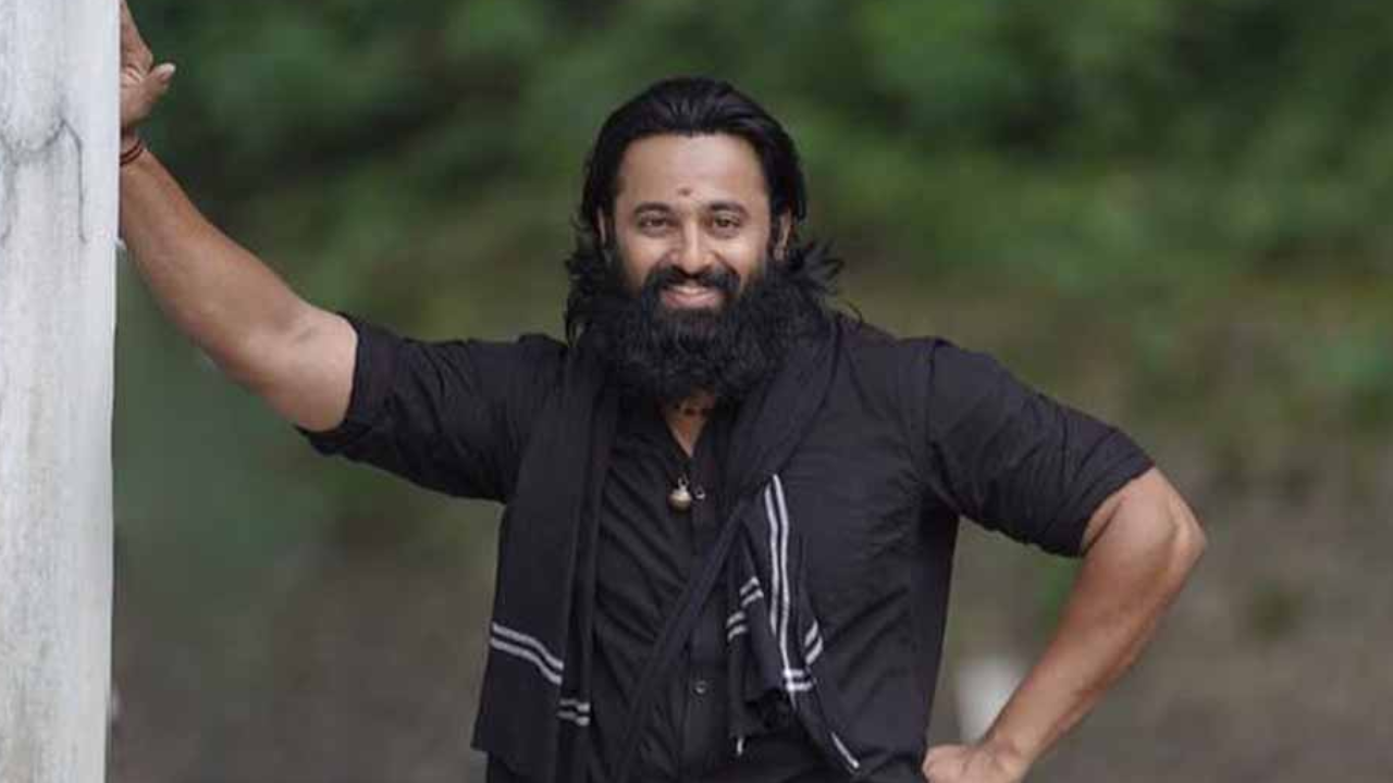 நடிகர் உன்னி முகுந்தனுக்கு நீதிமன்றம் சம்மன் – முன்னாள் மேலாளரை தாக்கிய வழக்கில் நடவடிக்கை