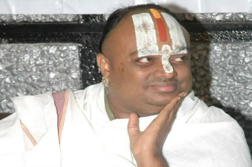 பாலியல் வழக்கில் ஆஜராகாத சாமியார்: சதுர்வேதி மீது மத்திய குற்றப்பிரிவு வழக்கு பதிவு!