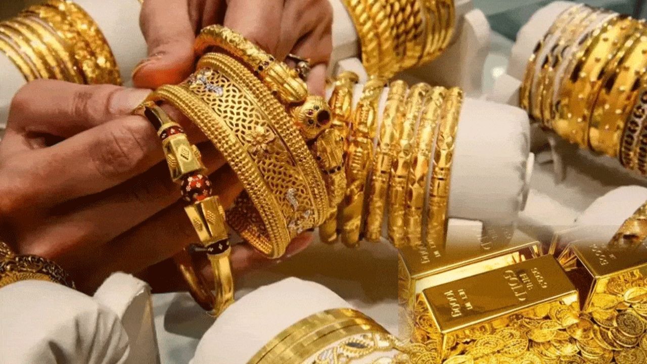 ரூ.83,000-ஐ கடந்த தங்கம் விலை.. ஒரே நாளில் இருமுறை உயர்வு!