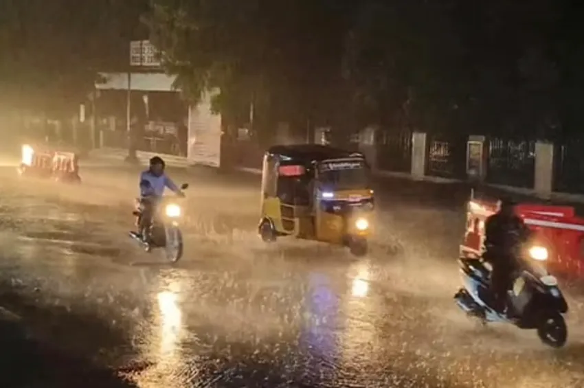 தமிழகத்தில் 11 மாவட்டங்களில்  இடியுடன் கூடிய மழைக்கு வாய்ப்பு