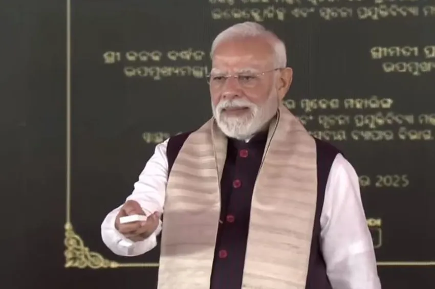 உள்நாட்டுத் தொழில்நுட்பத்தில் பிஎஸ்என்எல் 4ஜி: பிரதமர் மோடி தொடங்கி வைத்தார்!
