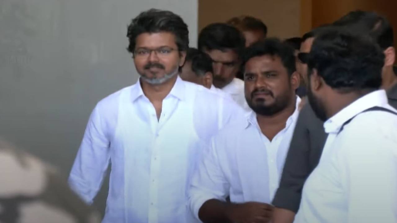 TVK தலைவர் விஜய் தேர்தல் சுற்றுப்பயணம்: இன்று நாமக்கல், கரூர் மாவட்டங்களில் 3ஆம் கட்ட தேர்தல் பிரசாரம்!