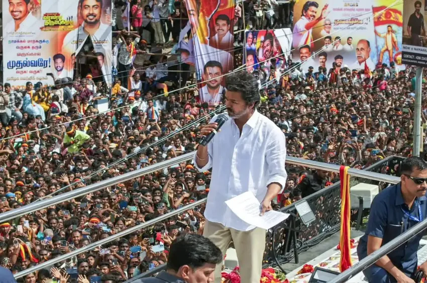 விஜய் வேண்டுமென்றே தாமதமாக வந்தார்.. எஃப்ஐஆரில் அதிர்ச்சி தகவல்!