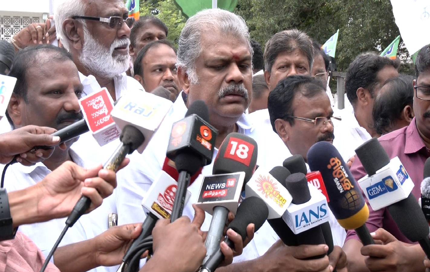  திருவண்ணாமலை சம்பவம் மிகுந்த வருத்தத்திற்குரியது: சட்டம்-ஒழுங்கு, மதுவிலக்கு குறித்து ஜி.கே.வாசன் பேட்டி!