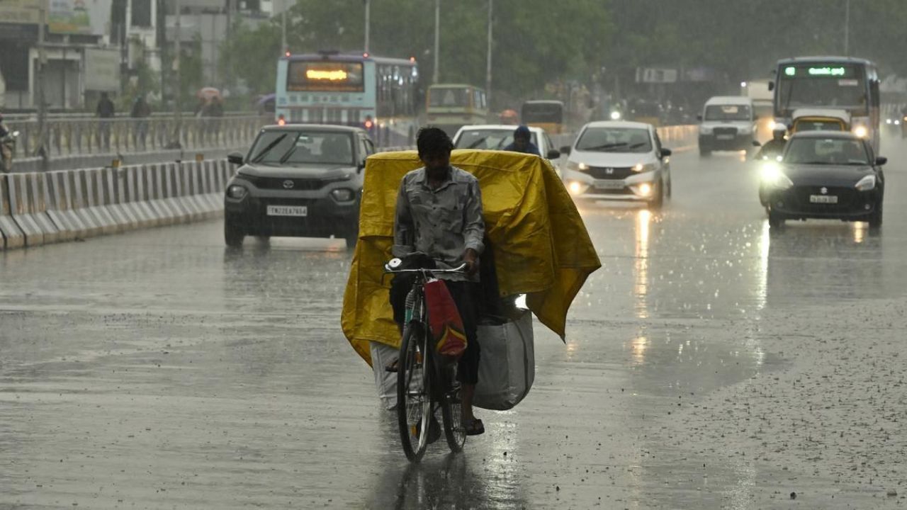 Heavy Rain: தமிழகத்தில் அடுத்த 4 நாட்களுக்கு கனமழை பெய்யக்கூடும்!