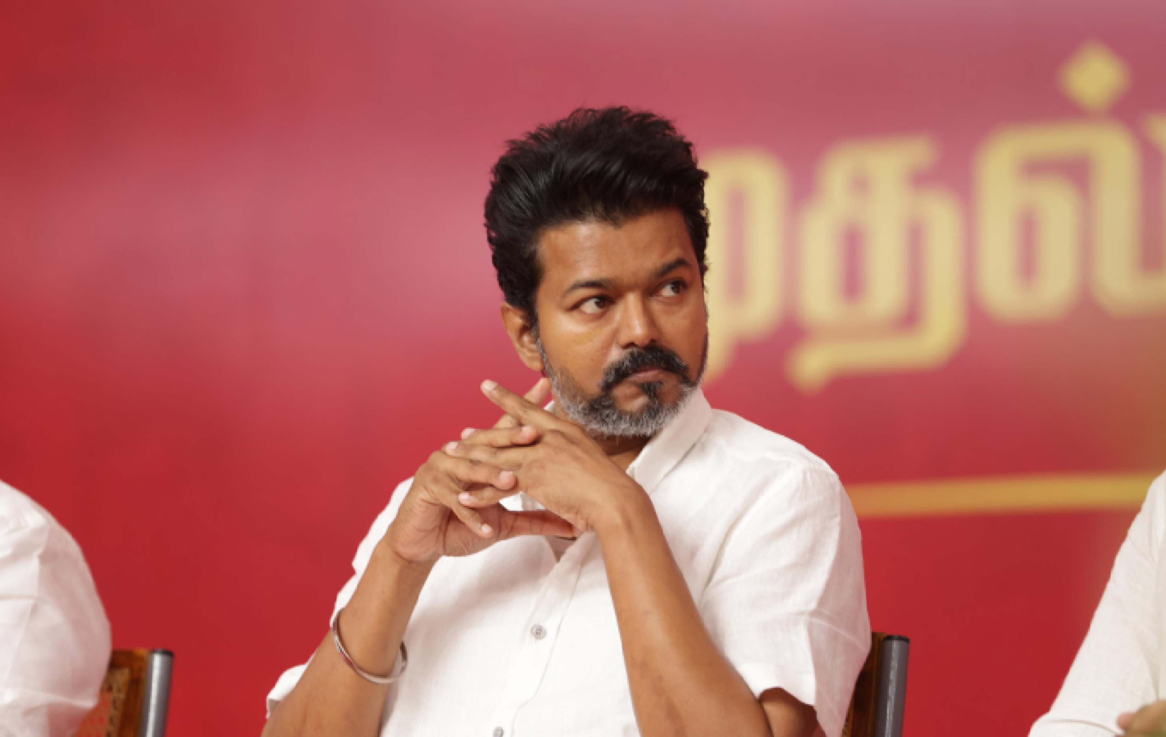 கரூர் உயிரிழப்பு: பாதிக்கப்பட்ட குடும்பத்தினரை நேரில் சந்திக்க அனுமதி கோரி தவெக சார்பில் டிஜிபிக்குக் கடிதம்!