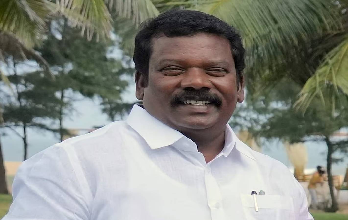 தவெக கூட்டணி கனவில் எடப்பாடி பழனிசாமி.. பகல் கனவு பலிக்காது என செல்வப்பெருந்தகை அதிரடி!