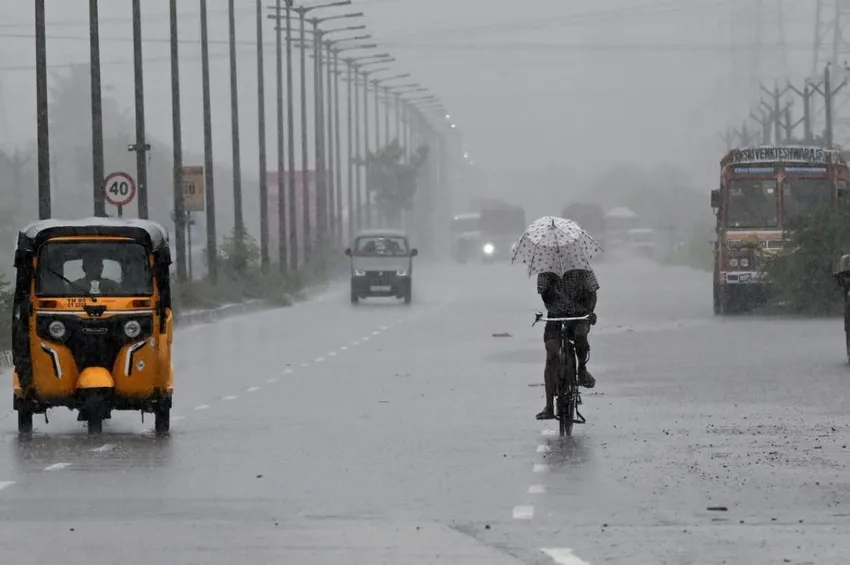 TN Weather: 8 மாவட்டங்களுக்கு ரெட் அலர்ட்.. சென்னையில் மிக கனமழைக்கு வாய்ப்பு!