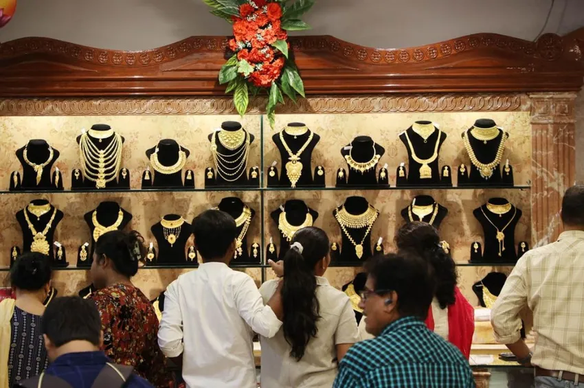 தங்கம் விலை நிலவரம்: சவரனுக்கு ரூ.1,600 அதிகரிப்பு!